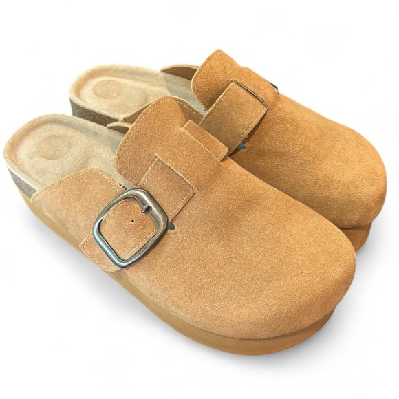 CUSHIONAIRE Tan Platform Clogs Size 9.5 NWOT - Picture 1 of 5